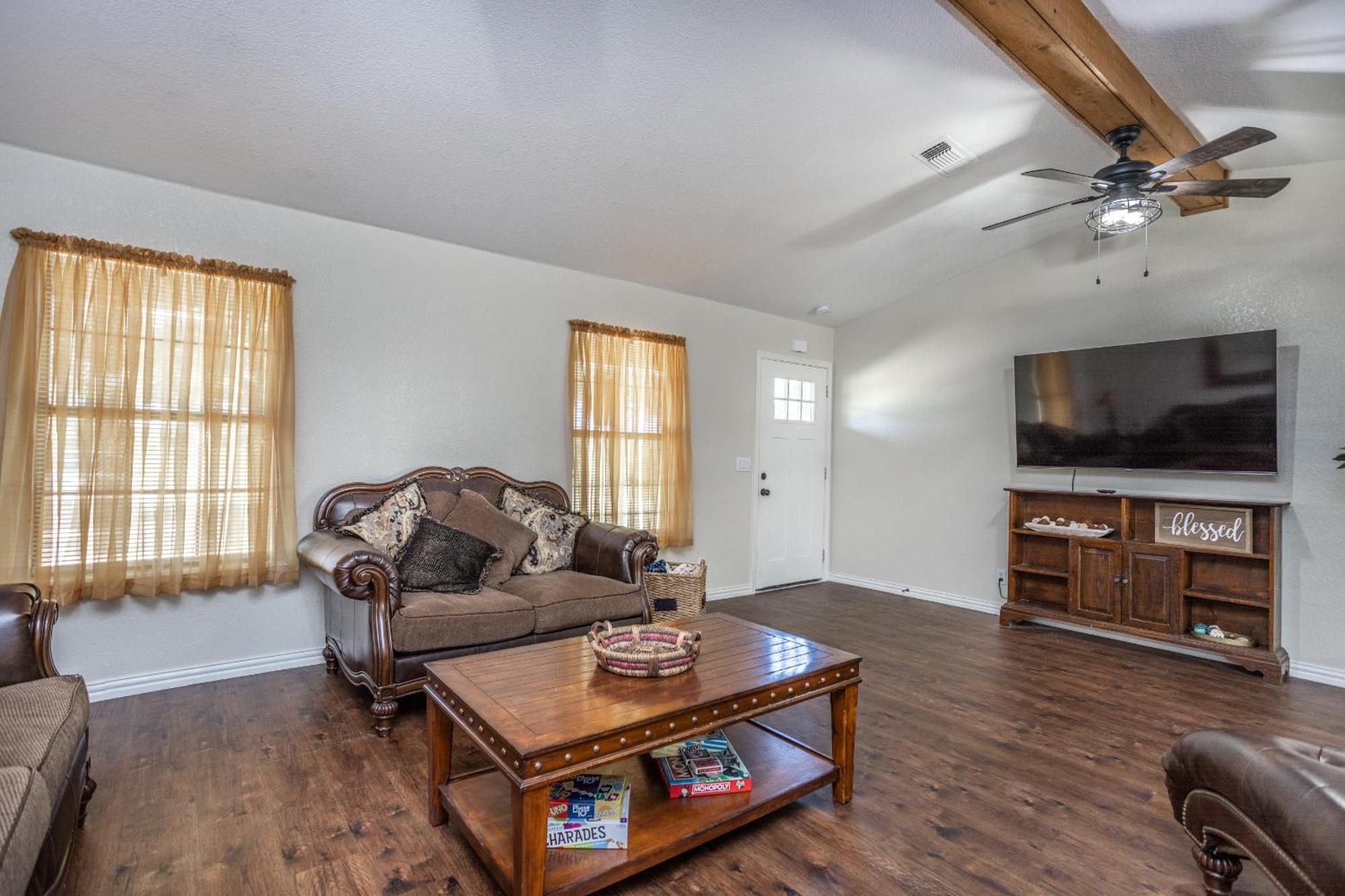 Tranquil 3-bedroom Near Winstar Casino Holiday home *